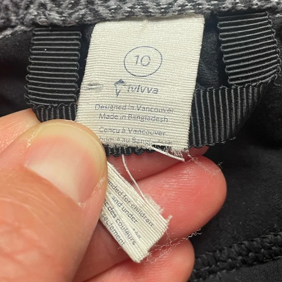 Ivivva  long sleeve zip front jacket, size 10 - Picture 7 of 9